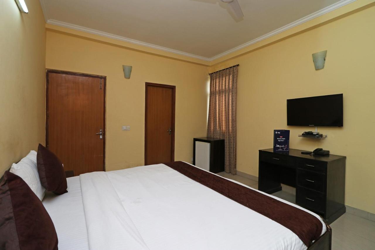 Hotel Oyo 6608 Sector 56 Badshahpur Exterior foto